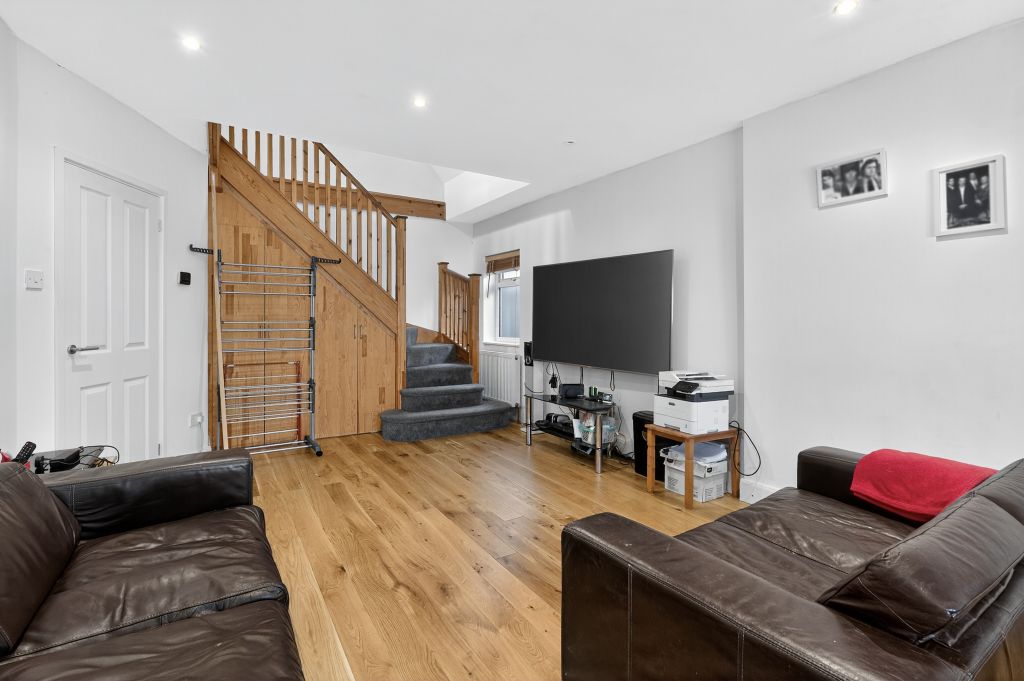 Additional image 3 of 4 bed detached house for saleGuernsey Gardens, Wickford SS11