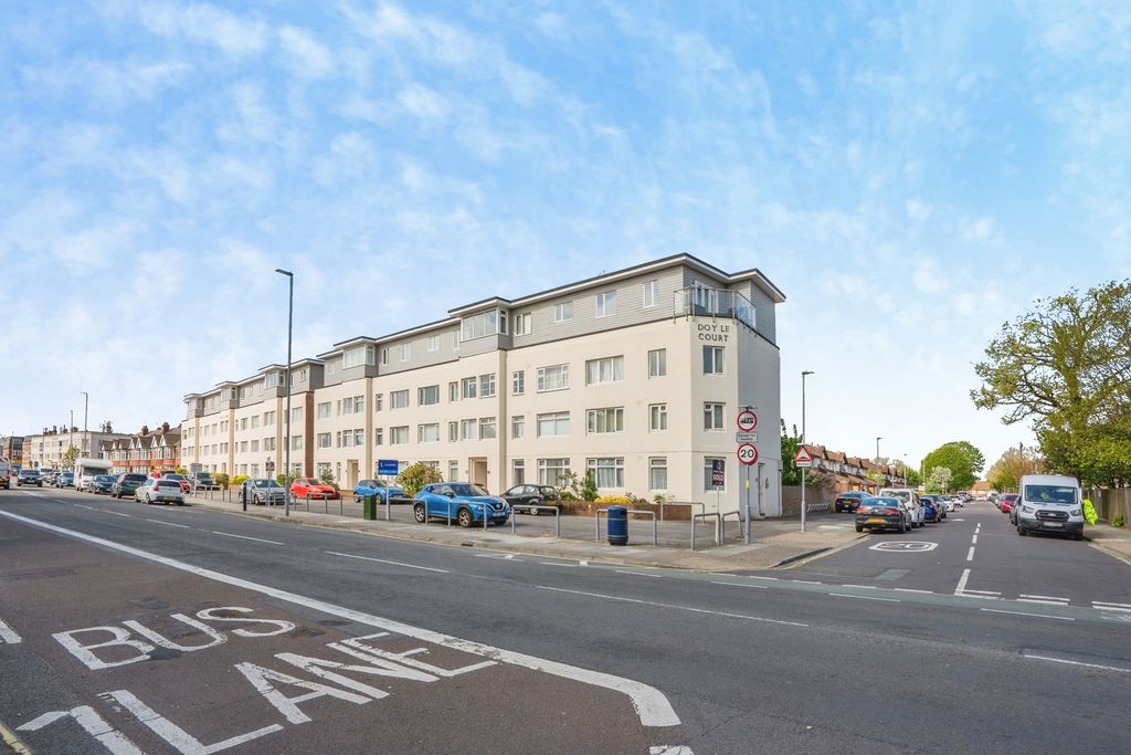 Additional image 19 of 1 bed flat for saleLondon Road, Portsmouth, Hampshire PO2