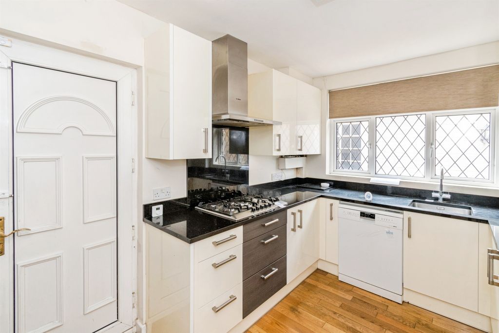 Additional image 13 of 4 bed detached house for saleHill Lane, Southampton SO15