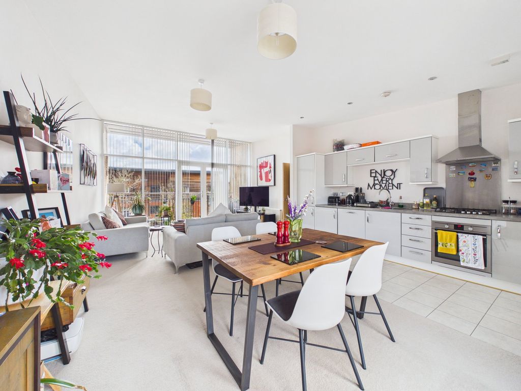 2 bed flat for saleCapstan Court, Diglis WR5
