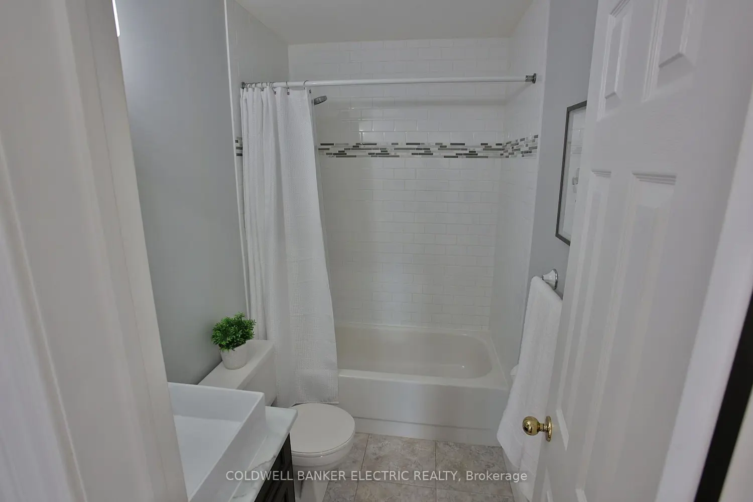 Additional image 8 of 1830 Stratton Avenue