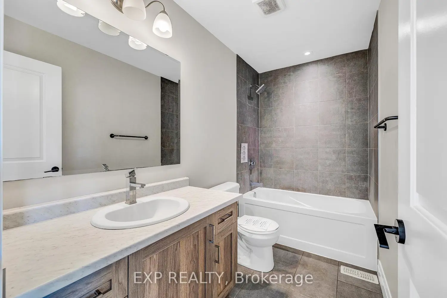 Additional image 16 of 47 Pondcliffe Drive