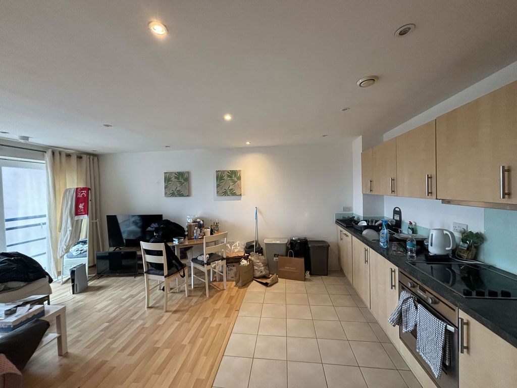 Additional image 5 of 2 bed flat for saleThe Crescent, Gunwharf Quays, Portsmouth PO1