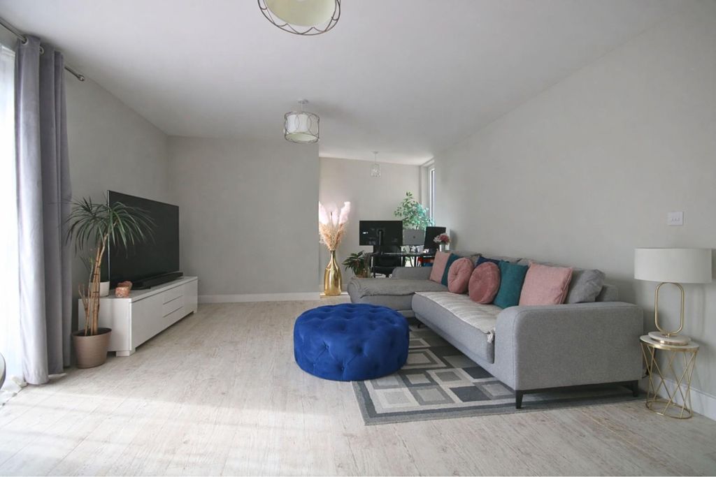 Additional image 2 of 2 bed flat for saleThe Foundry, Ashford TW15