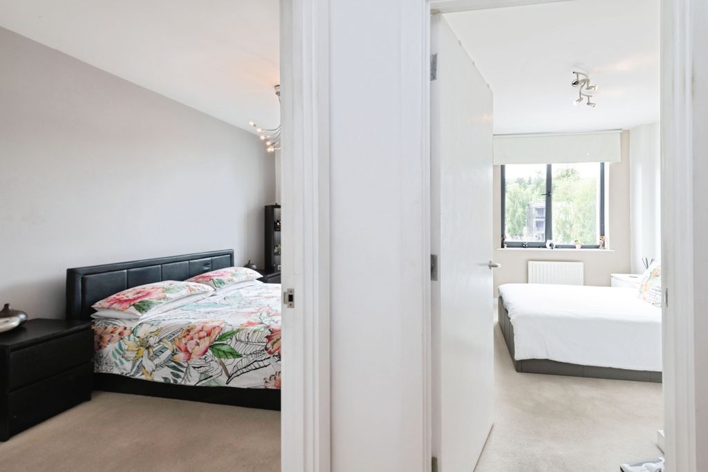 Additional image 13 of 2 bed flat for saleGodstone Road, Whyteleafe CR3