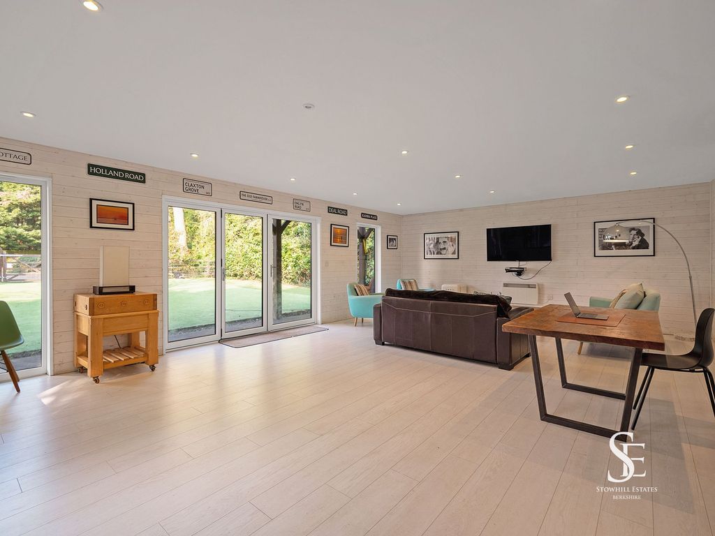 Additional image 37 of 6 bed detached house for saleEasthampstead Road, Wokingham RG40