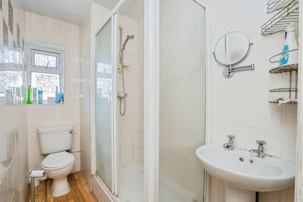 Additional image 10 of 2 bed flat for saleWinstanley Road, Portsmouth PO2