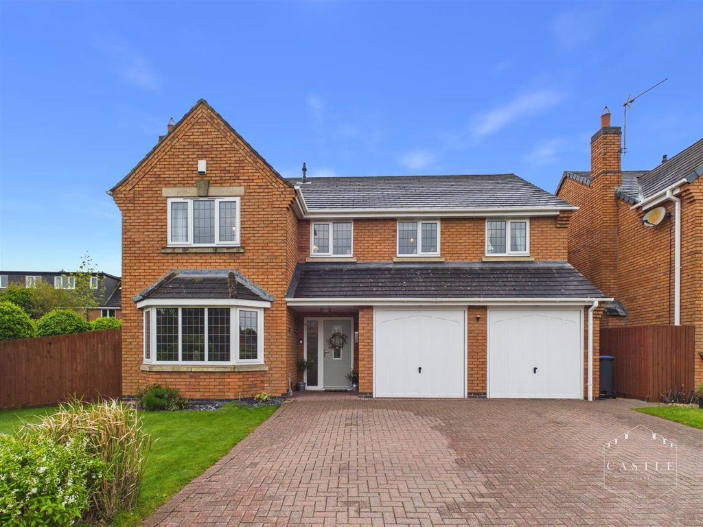 5 bed detached house for saleLychgate Close, Burbage, Hinckley LE10