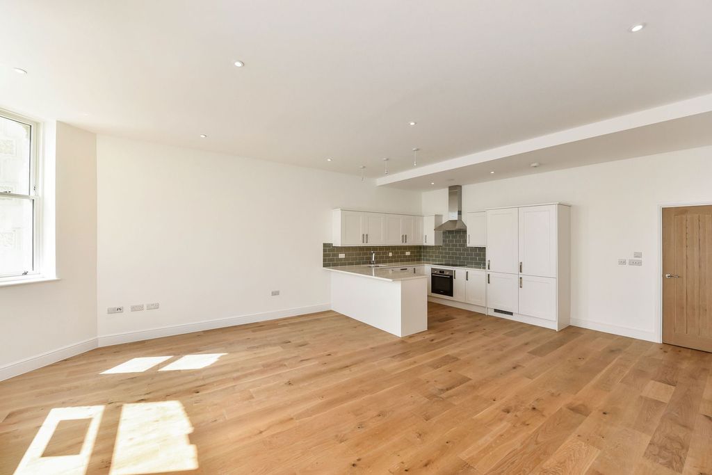 Additional image 6 of 3 bed flat for sale117 Marine Parade, Worthing, West Sussex BN11