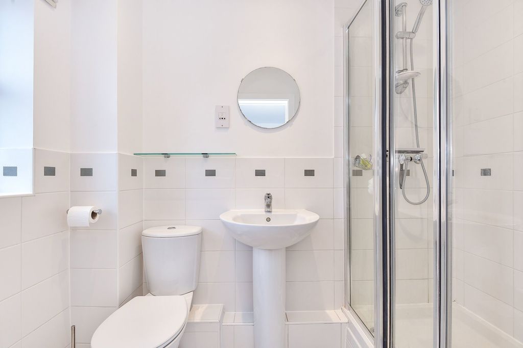 Additional image 5 of 2 bed flat for saleSt. Francis Close, Crowthorne, Berkshire RG45