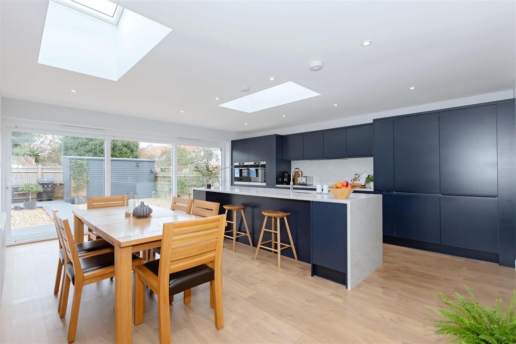 Additional image 5 of 3 bed flat for saleWallace Avenue, Worthing BN11