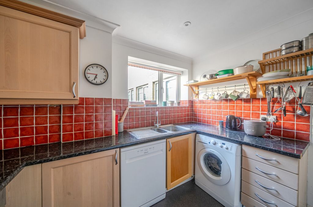 Additional image 6 of 2 bed flat for saleLondon Road, Southampton, Hampshire SO15