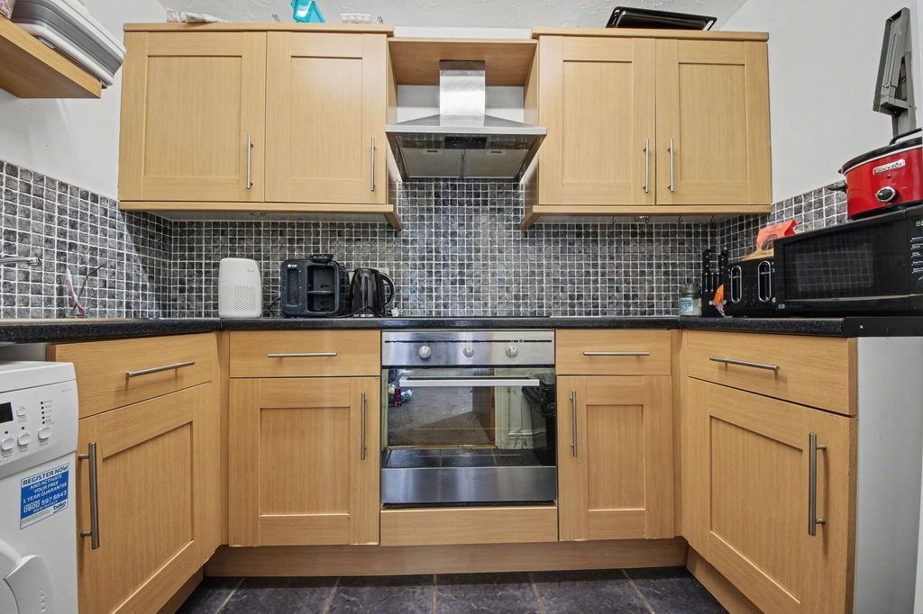Additional image 3 of 1 bed flat for sale231-233 Spring Road, Sholing SO19