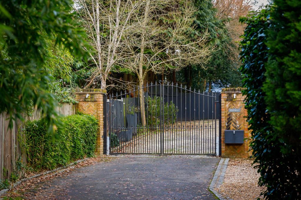Additional image 5 of 4 bed detached house for saleSchool Road, Windlesham GU20