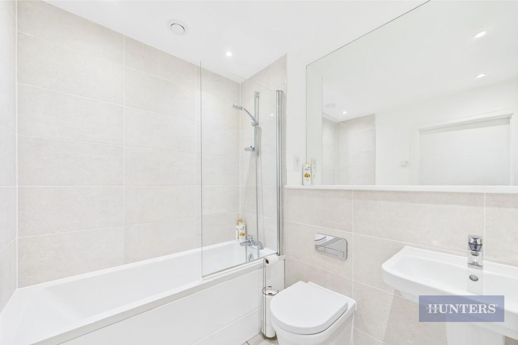 Additional image 12 of 2 bed flat for saleElm Quay, Thomas Blake Avenue, Southampton SO14