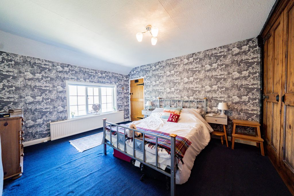 Additional image 17 of 4 bed semi-detached house for saleThe Square, Glenfield, Leicester, Leicestershire LE3