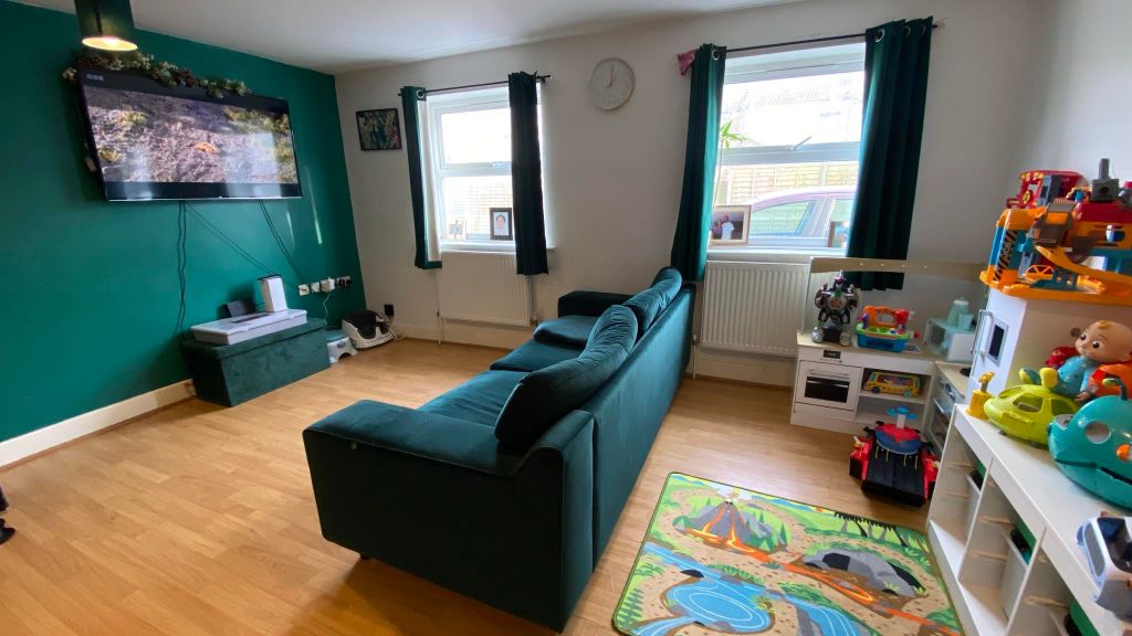 Additional image 3 of 2 bed flat for saleManor Park Avenue, Portsmouth PO3