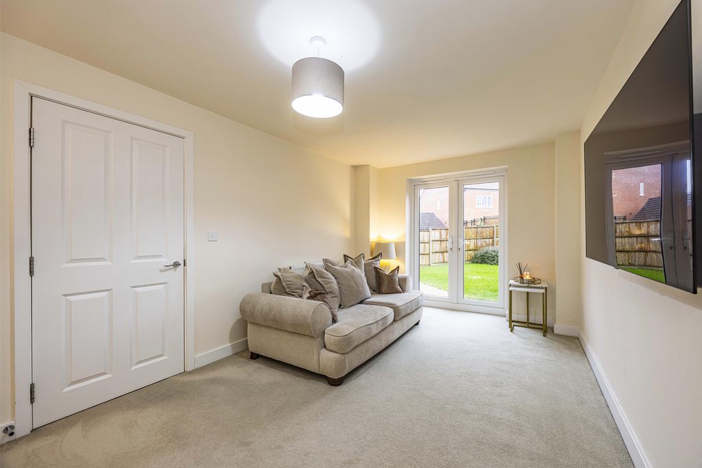 Additional image 6 of 3 bed semi-detached house for saleWoolsthorpe Close, Melton Mowbray LE13