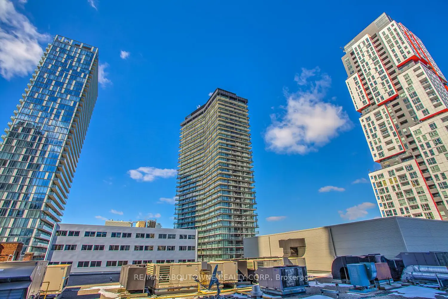 Additional image 17 of 290 Adelaide Street 802