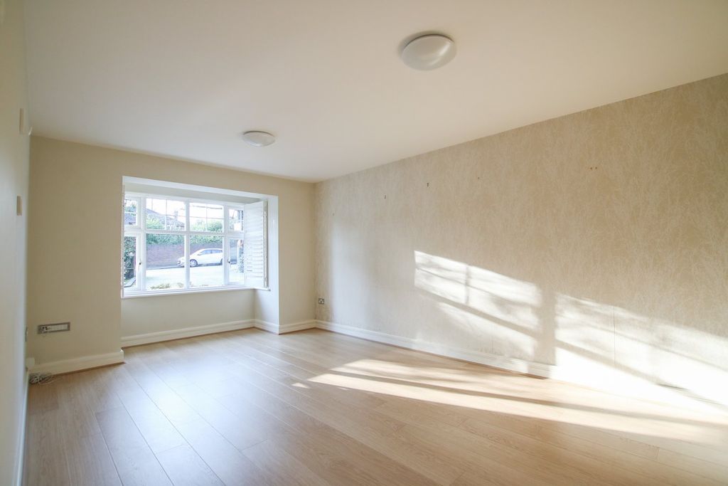 Additional image 8 of 2 bed flat for saleRectory Road, Wokingham RG40
