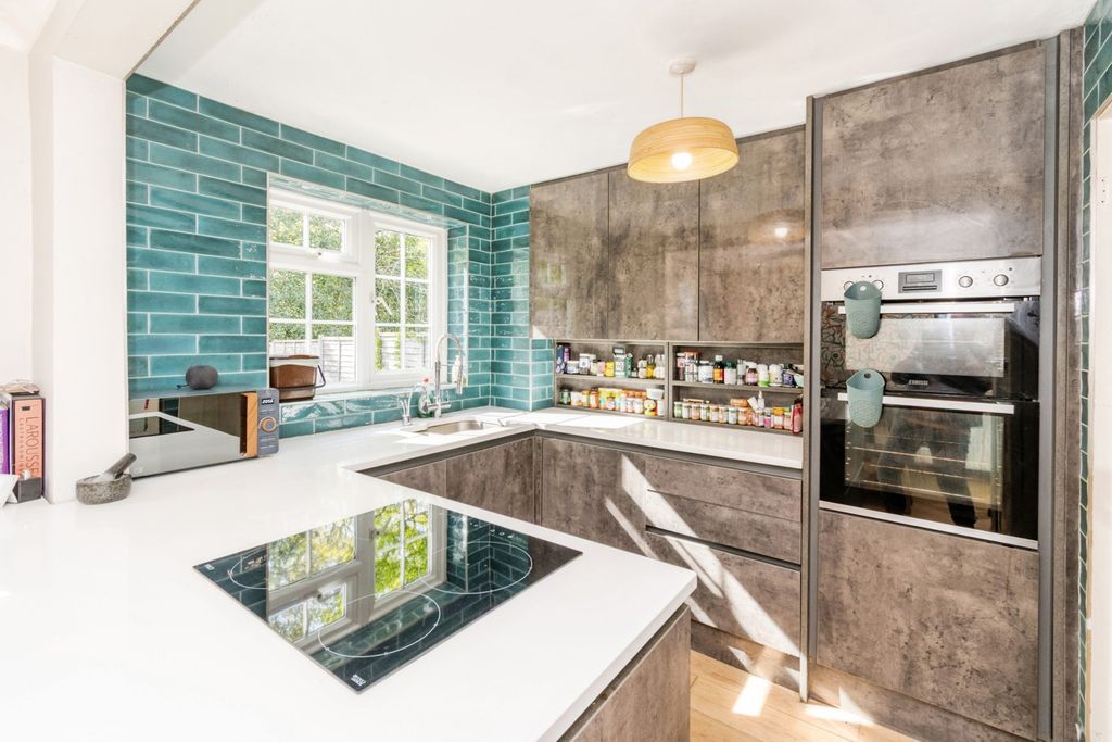 Additional image 6 of 3 bed semi-detached house for saleGoldcrest Gardens, Southampton, Hampshire SO16