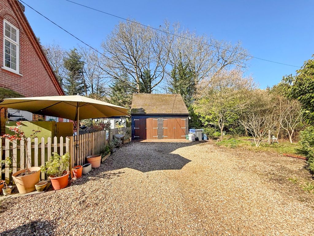 Additional image 8 of 5 bed detached house for saleChandlers Lane, Yateley, Hampshire GU46