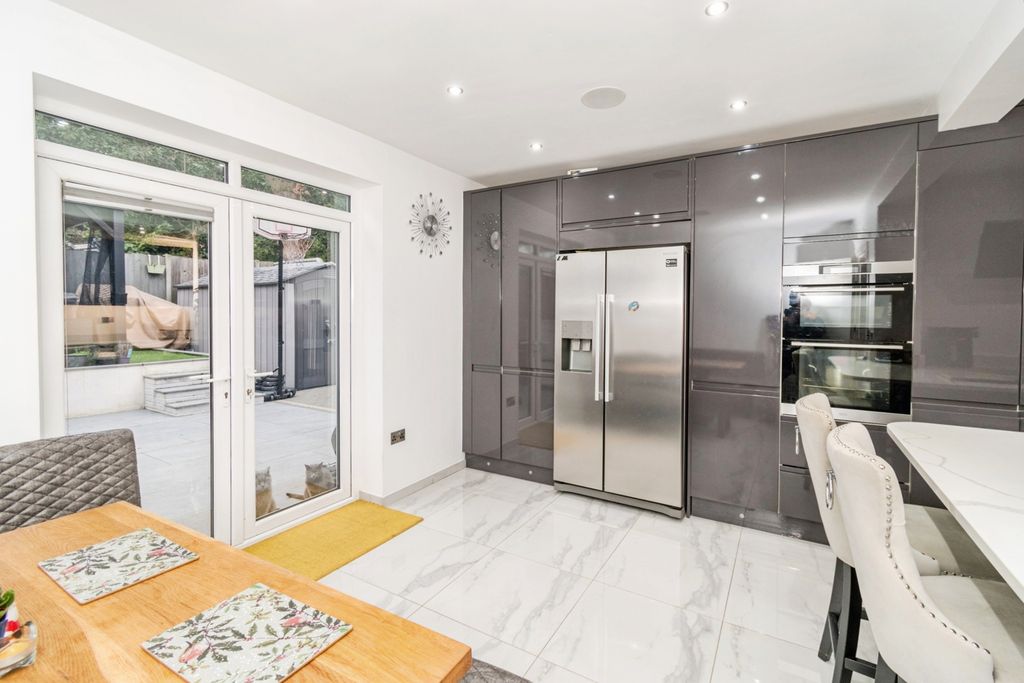 Additional image 20 of 3 bed semi-detached house for saleOsborne Road South, Southampton, Hampshire SO17