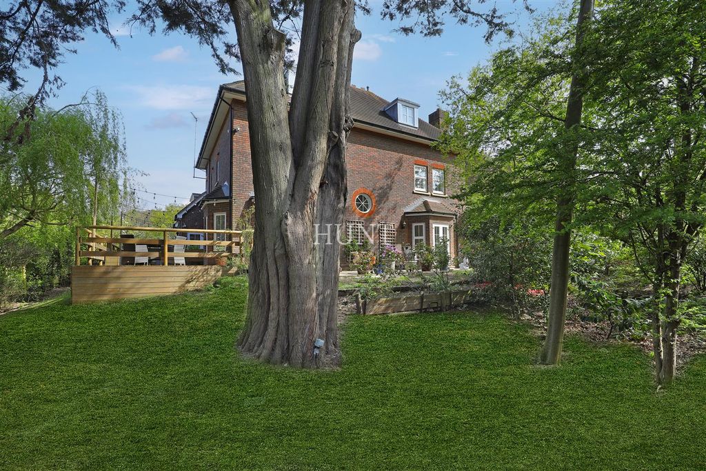 Additional image 30 of 6 bed detached house for saleRegents Drive, Repton Park, Woodford Green, Essex IG8