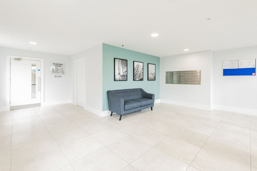 Additional image 13 of 2 bed flat for saleRiverside House, Thomas Blake Avenue, Southampton SO14