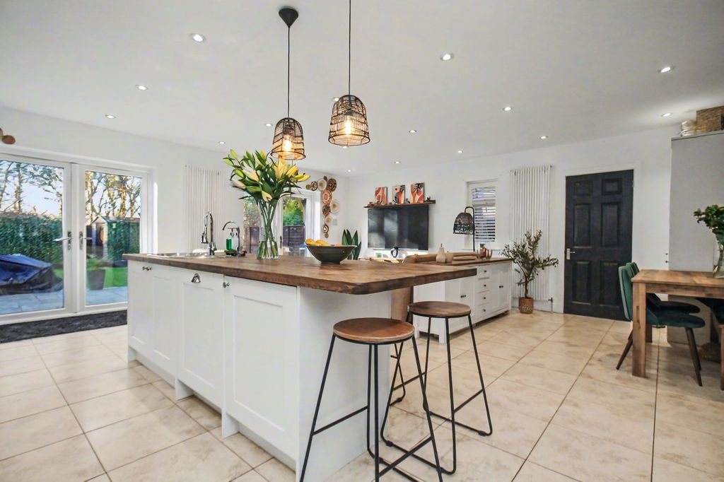 Additional image 6 of 4 bed detached bungalow for saleMaxwell Road, Sholing SO19