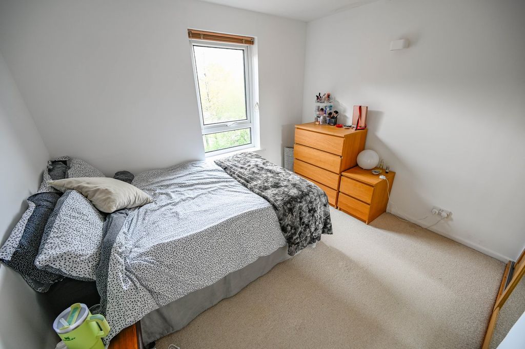 Additional image 6 of 1 bed flat for saleAllenview Road, Wimborne BH21