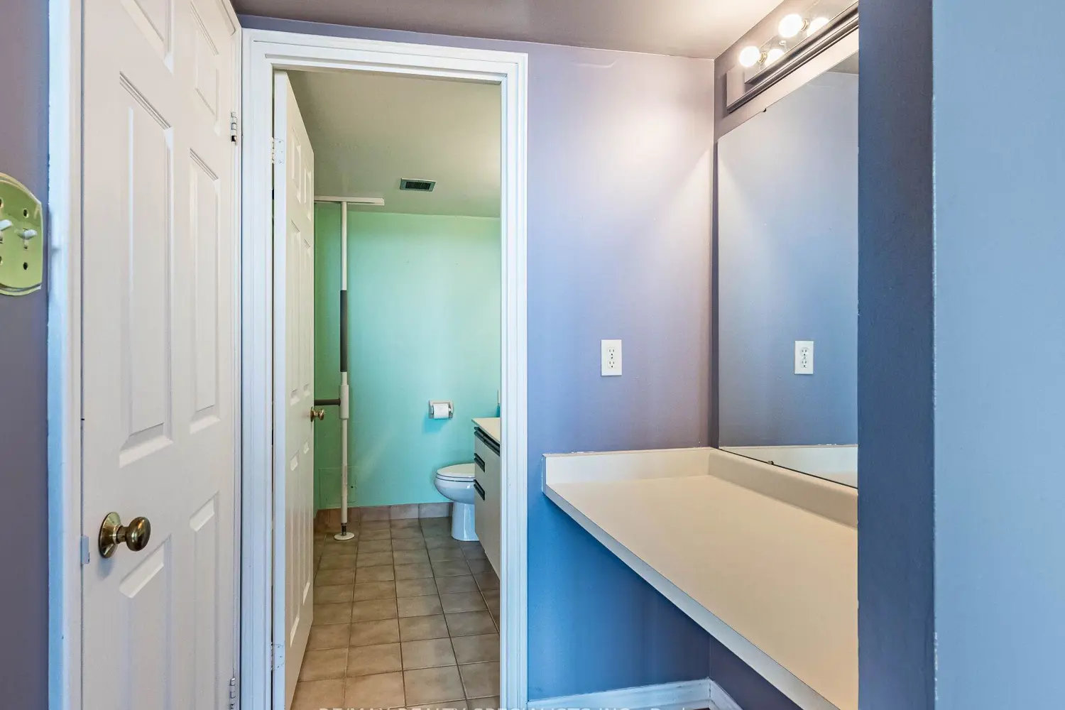Additional image 8 of 880 Dundas Street 1002