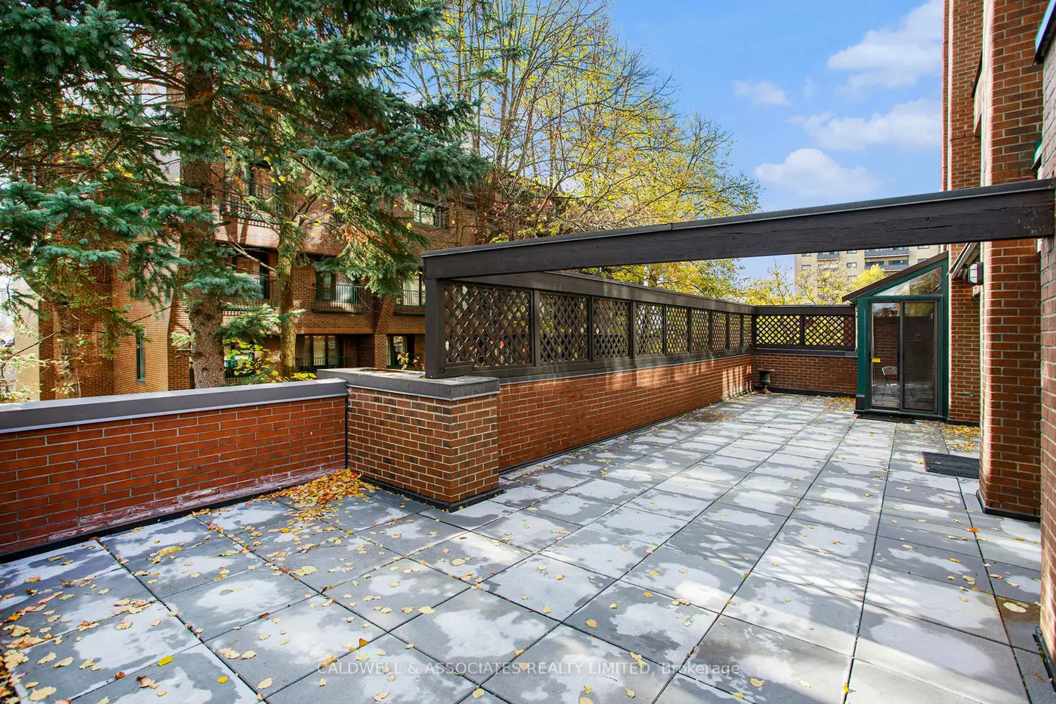 Additional image 2 of 140 Rideau Terrace 1