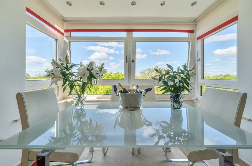 Additional image 17 of 2 bed flat for saleCranfield Court, Sunset Avenue, Woodford Green IG8