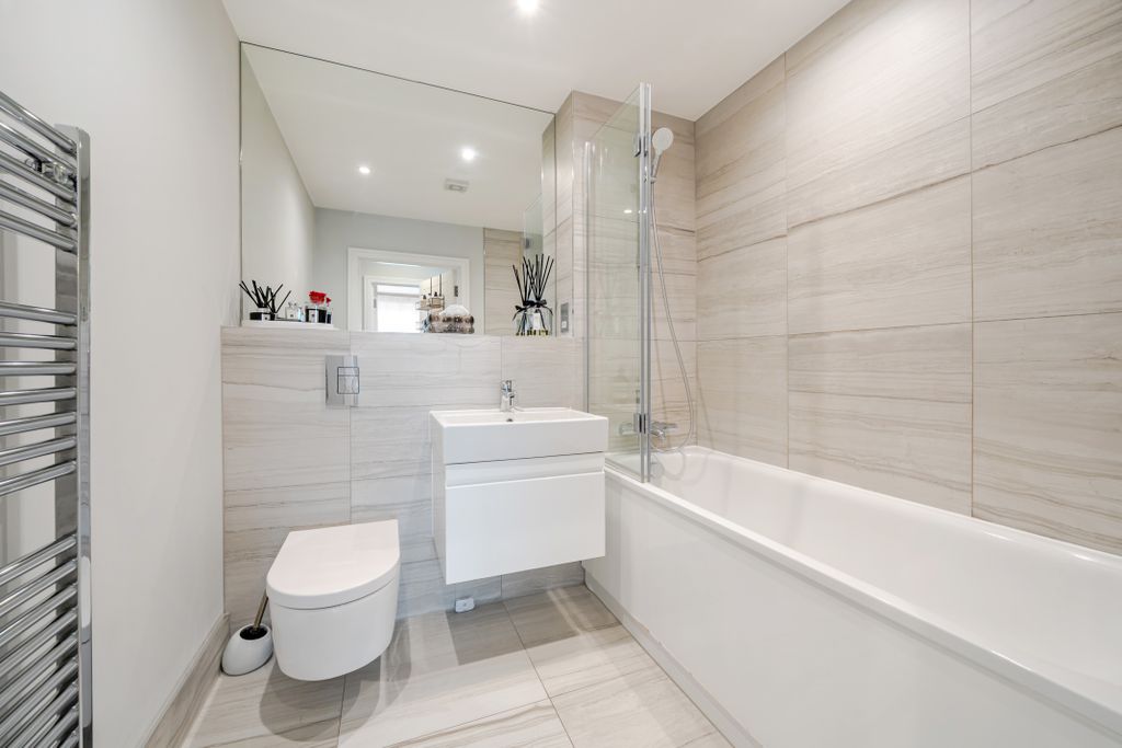 Additional image 7 of 2 bed flat for saleWhyteleafe Hill, Whyteleafe CR3