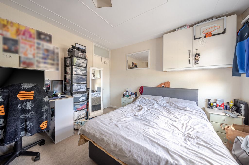 Additional image 6 of 2 bed flat for saleLondon Road, Portsmouth, Hampshire PO2