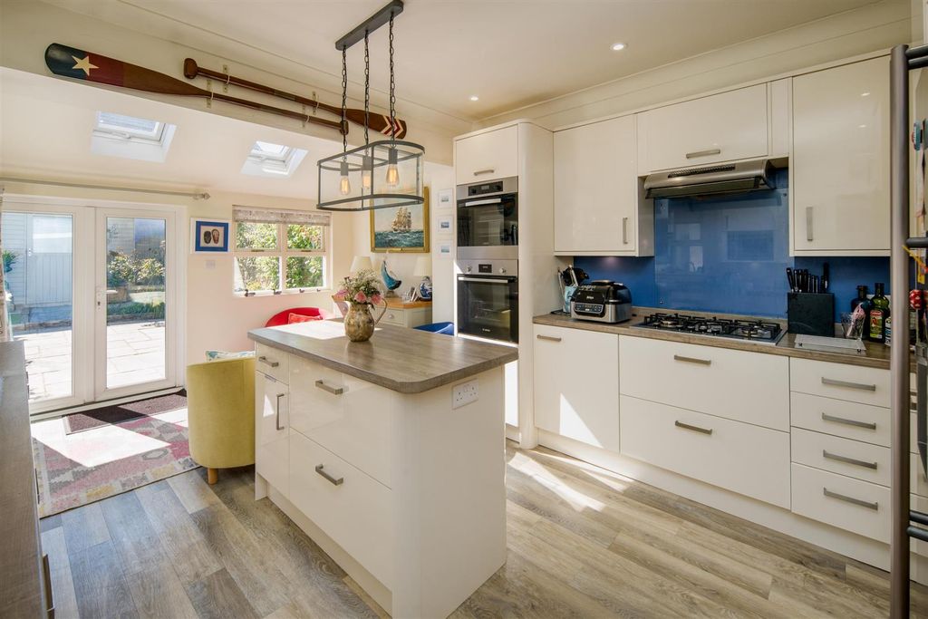 Additional image 4 of 4 bed detached house for saleYarmouth, Isle Of Wight PO41