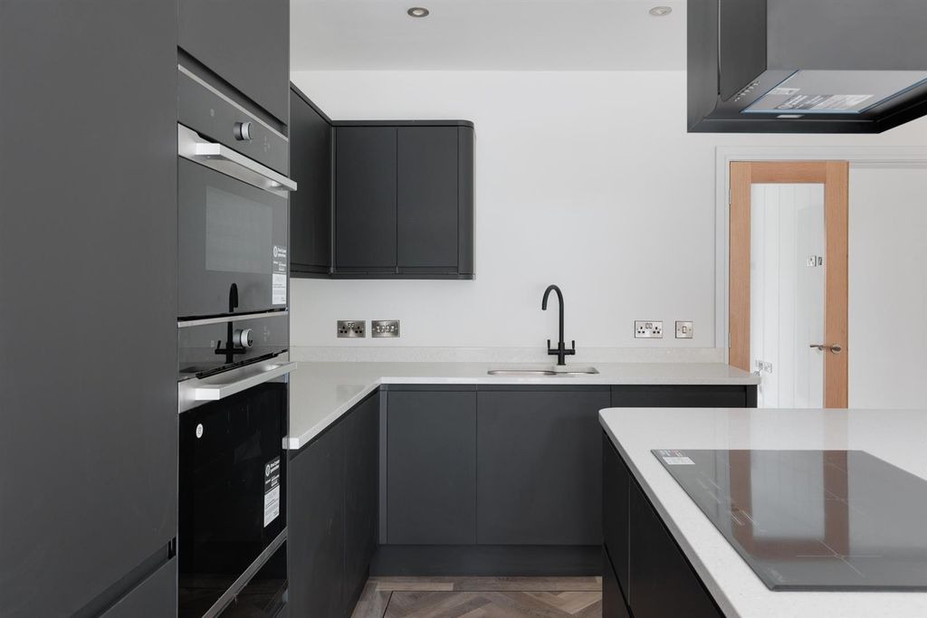 Additional image 7 of 5 bed detached house for saleSidmouth Avenue, Newcastle Under Lyme ST5