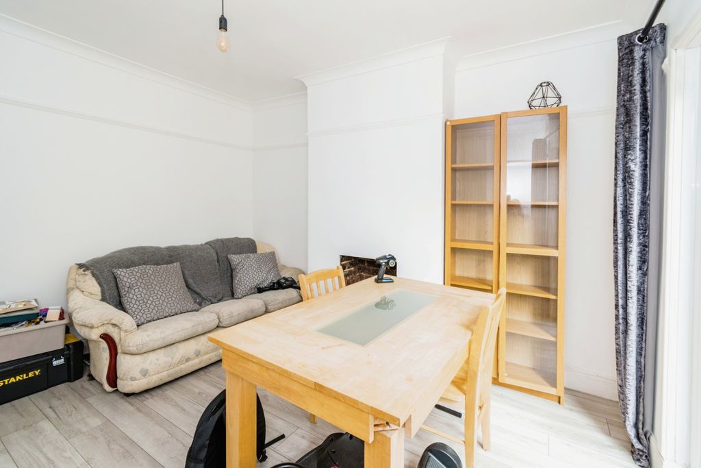 Additional image 13 of 3 bed semi-detached house for saleBlenheim Gardens, Southampton, Hampshire SO17