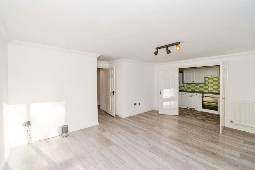 Additional image 5 of 2 bed flat for saleRollesbrook Gardens, Southampton, Hampshire SO15