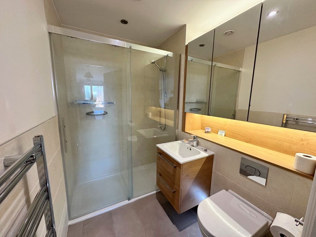 Additional image 7 of 2 bed flat for saleHelston Lane, Windsor, Berkshire SL4