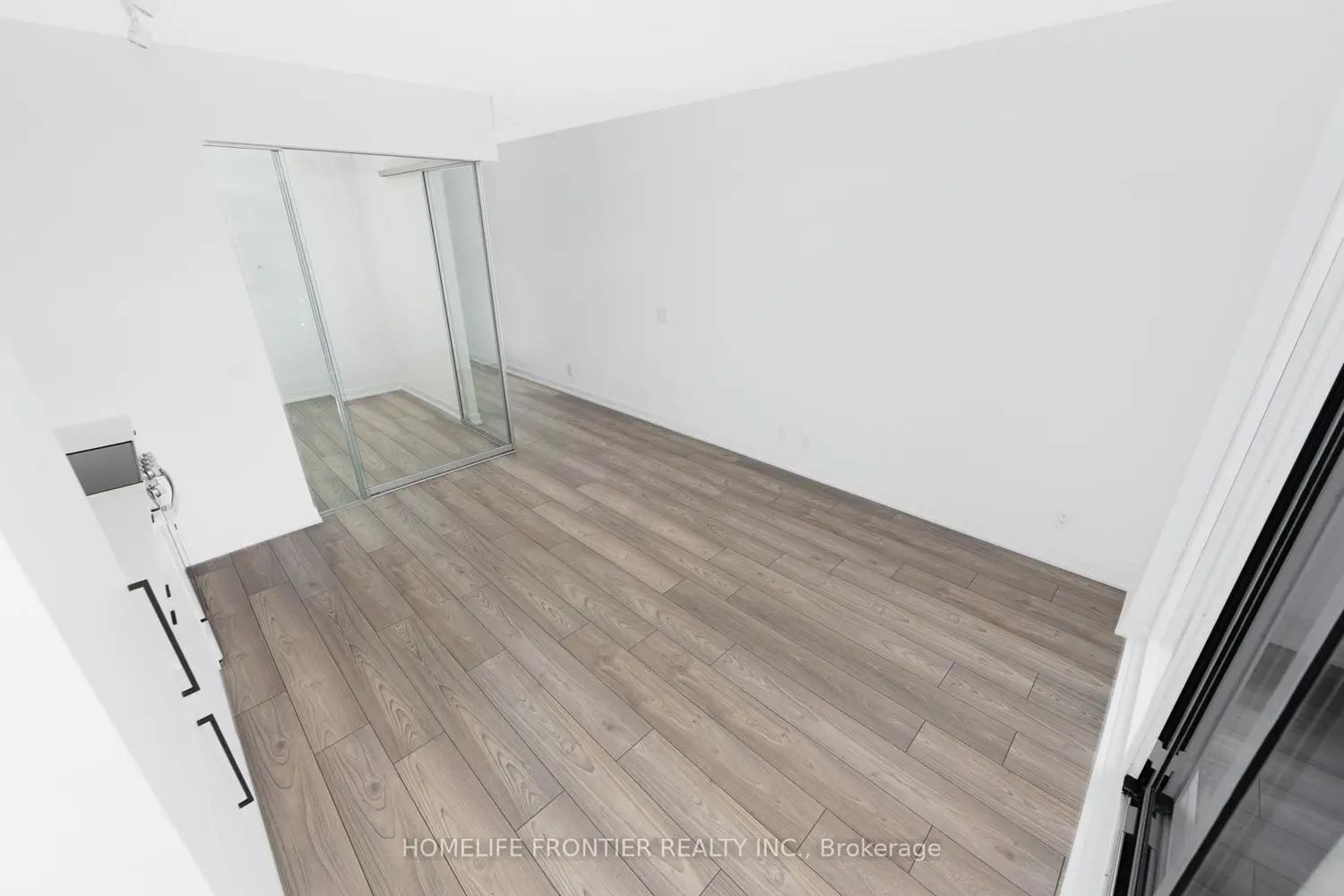 Additional image 9 of 285 Dufferin Street 505