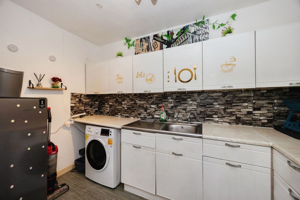 Additional image 9 of 1 bed flat for saleTwyford Avenue, Portsmouth PO2