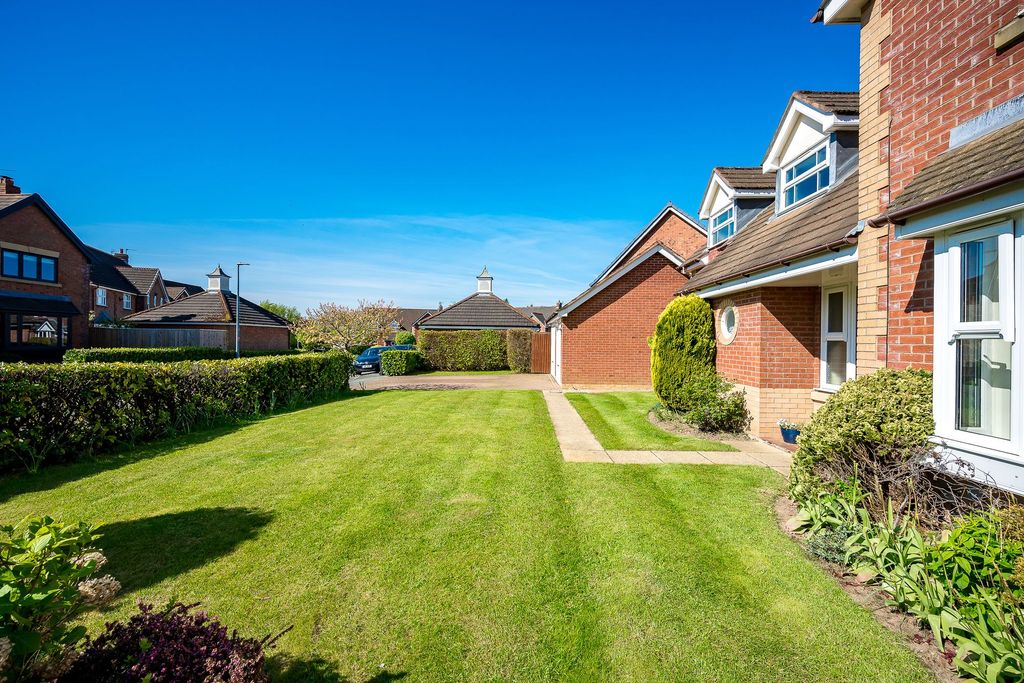 Additional image 4 of 5 bed detached house for saleYork Crescent, Wilmslow SK9