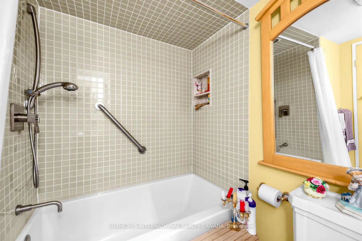 Additional image 14 of 8 Hawthorn Avenue 202