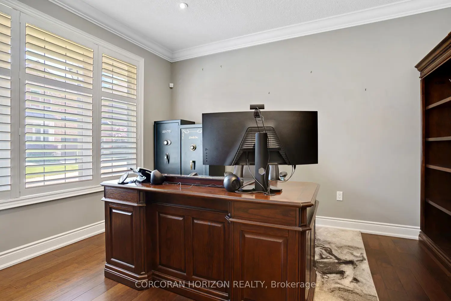 Additional image 3 of 258 Edgewater Crescent 8