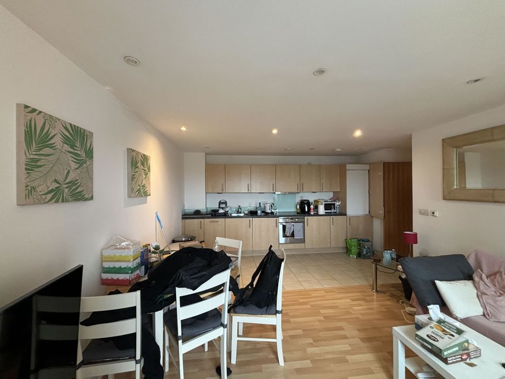 Additional image 4 of 2 bed flat for saleThe Crescent, Gunwharf Quays, Portsmouth PO1
