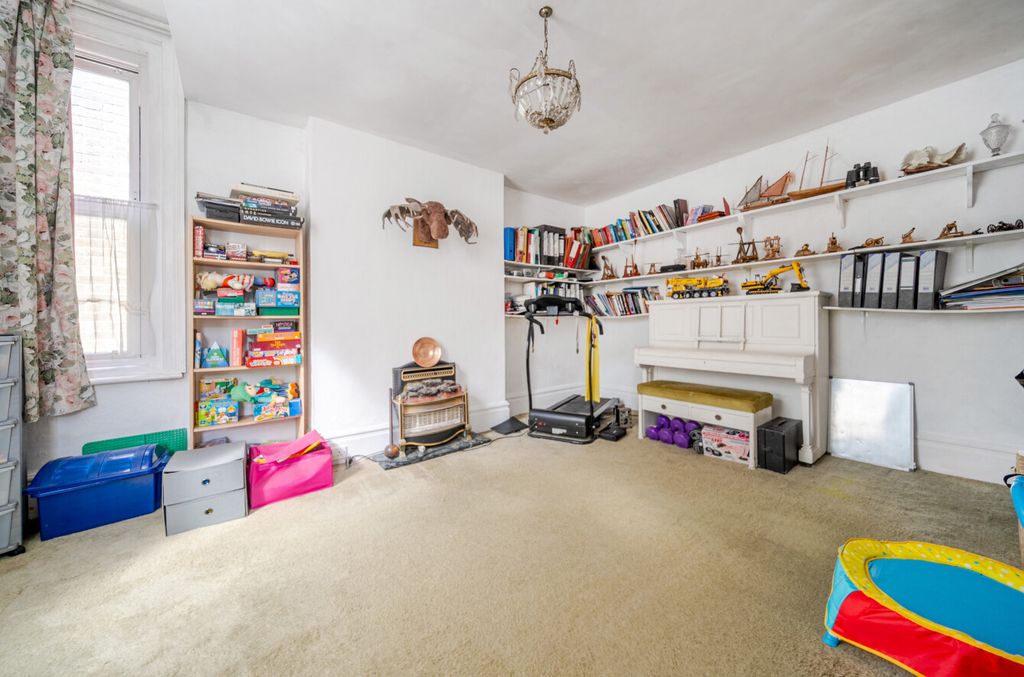 Additional image 6 of 6 bed terraced house for salePortswood Park, Portswood, Southampton, Hampshire SO17