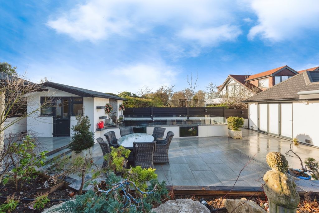 Additional image 16 of 4 bed bungalow for saleGrafton Road, Worcester Park, Surrey KT4