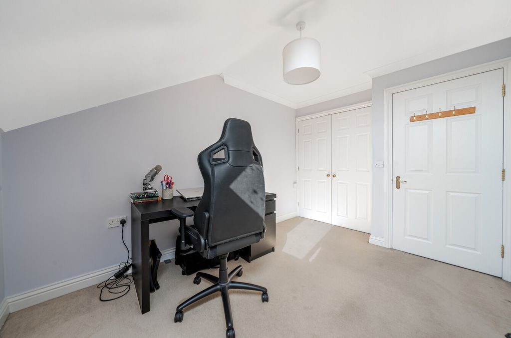 Additional image 10 of 2 bed flat for saleArchers Road, Banister Park, Southampton, Hampshire SO15